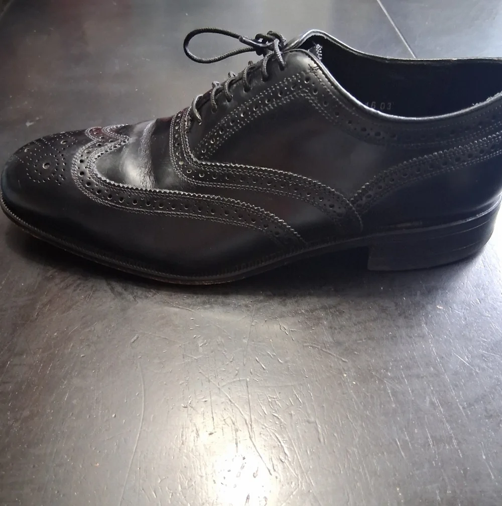 Florsheim Men's Lexington Black Oxford Wingtip Shoe  Size 10